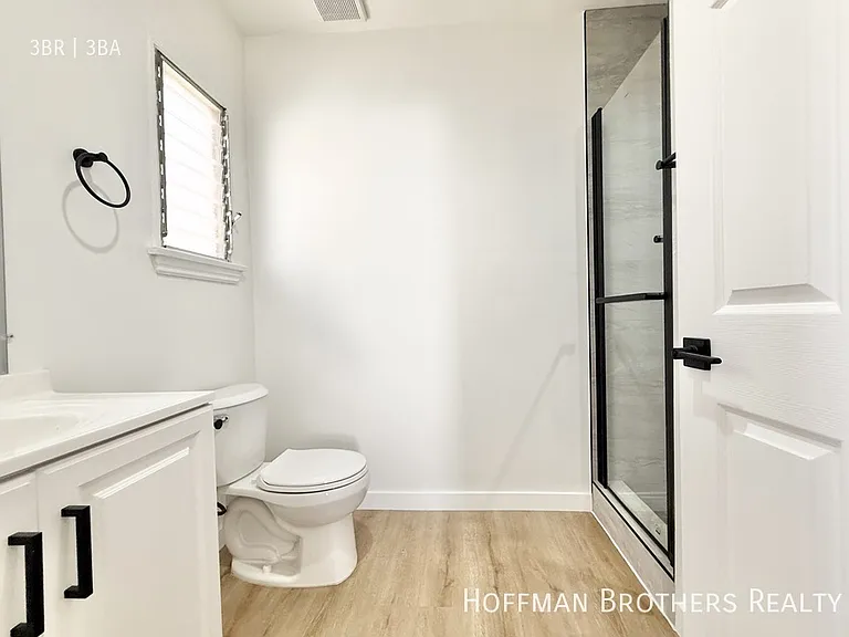 334 N Gardner St — Photo 8