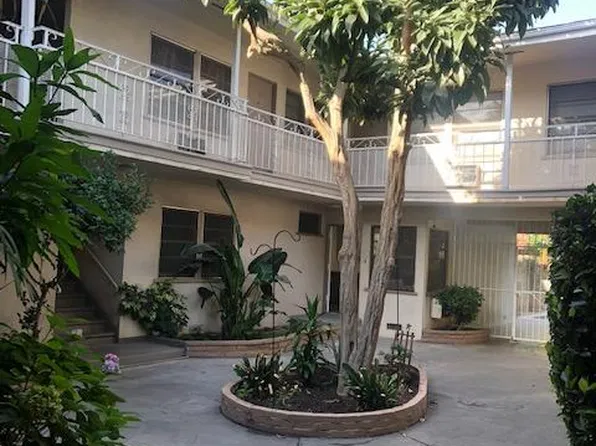 Woodman Villas, 4427 Woodman Ave #15c817d76, Sherman Oaks, CA 91423