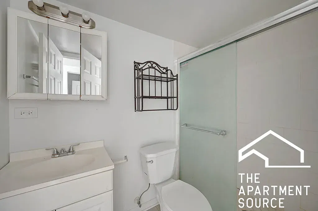 2 bed, 1000 sqft, $1,925 — Photo 3