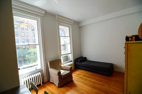 Rented by Fay Kong, LREB | media 6