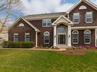 405 Morgan Ln, Fox River Grove, IL 60021