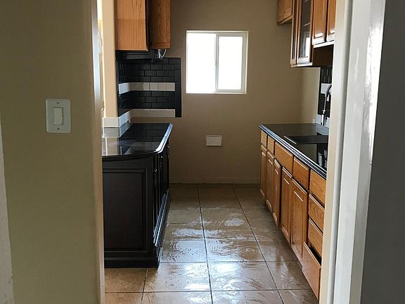 5th image of 525 E Hyde Park Blvd #A