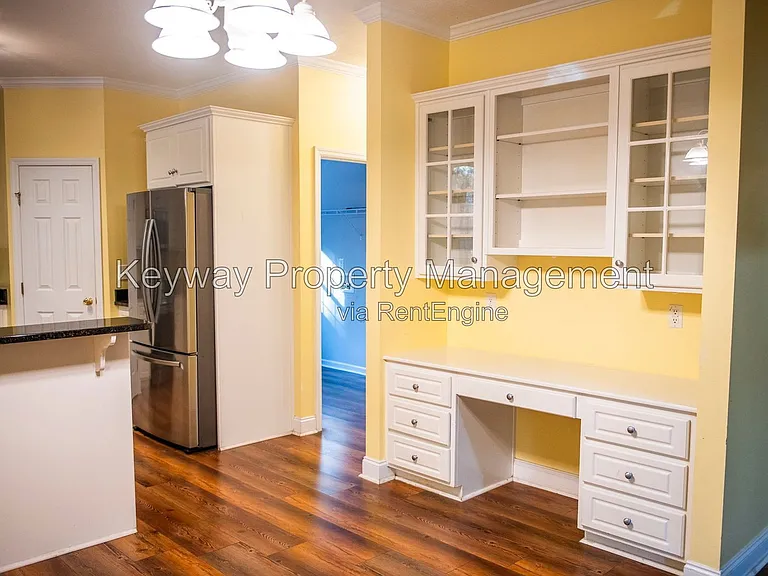 242 Stonington Dr — Photo 6