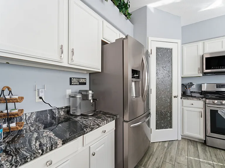 2075 E Arabian Dr — Photo 4