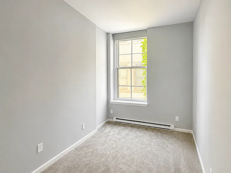 520 Main St #3 — Photo 8