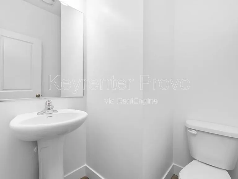 909 N 1300 E — Photo 13
