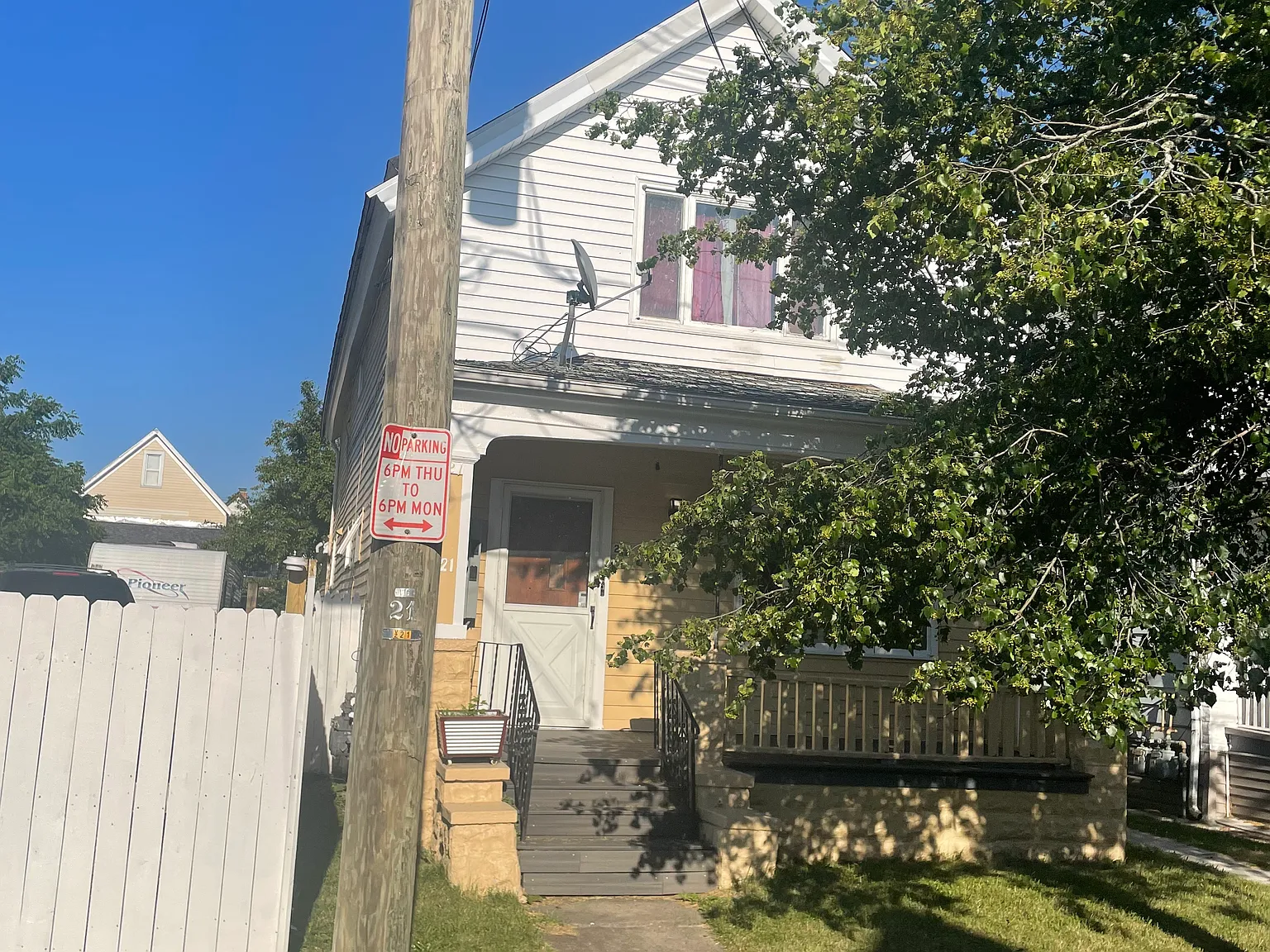 3 bed, 1216 sqft, $1,450 — Photo 1
