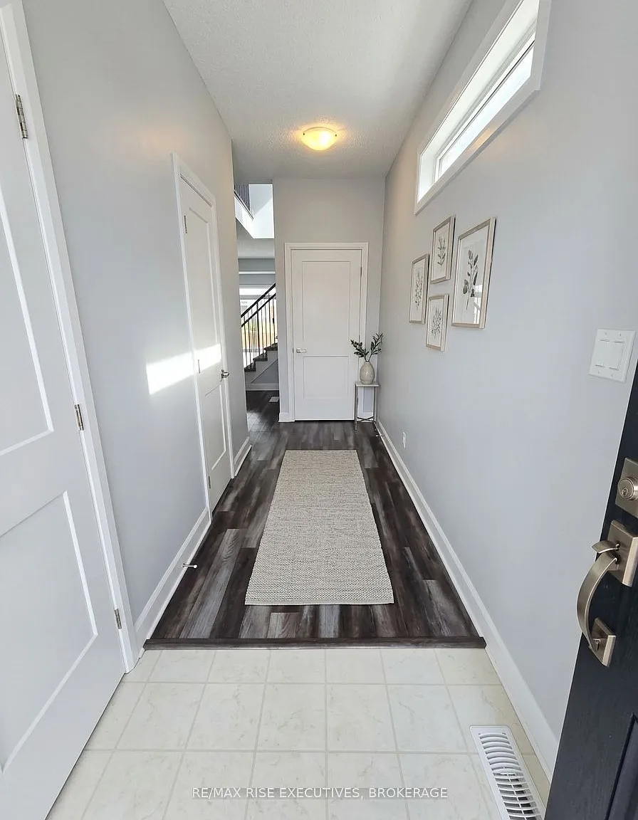 3 bed, $2,700 — Photo 2
