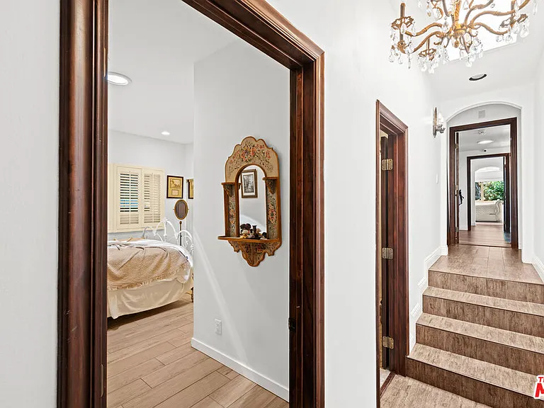 16582 Calneva Dr — Photo 35