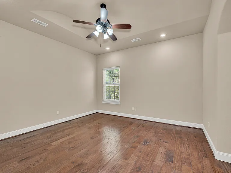 605 NW 17th Ct — Photo 30