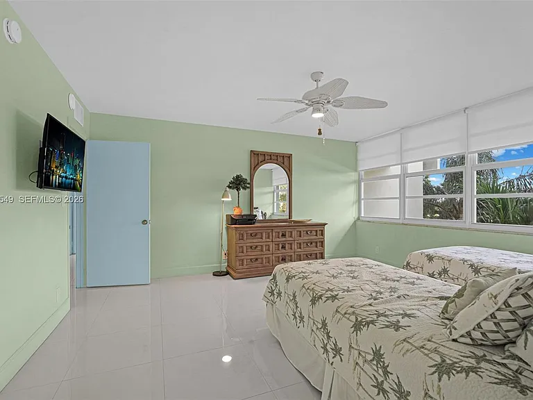 4280 Galt Ocean Dr #2F — Photo 29