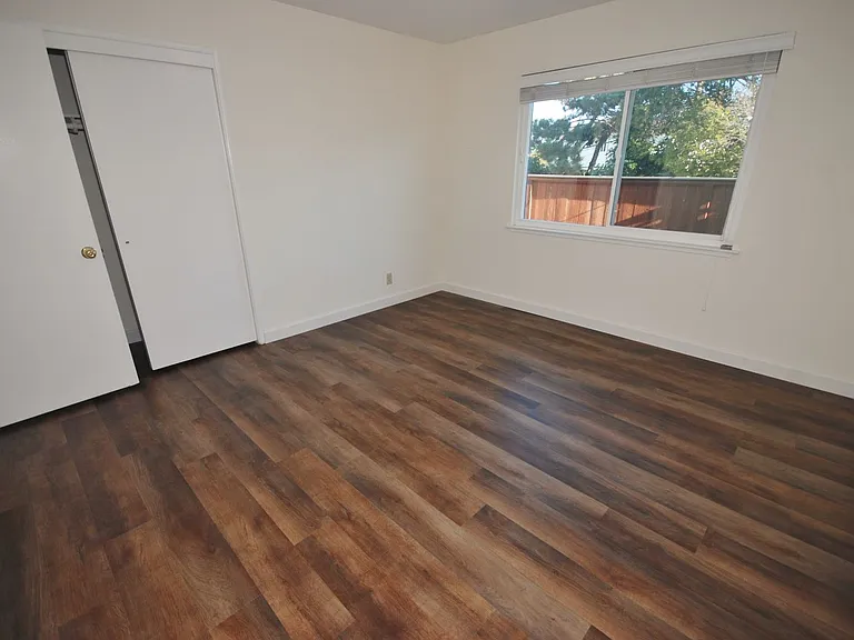 516 E. Hillsdale Ct. — Photo 13