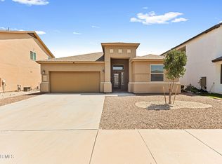 116 N Manzanita Dr, El Paso, TX 79928