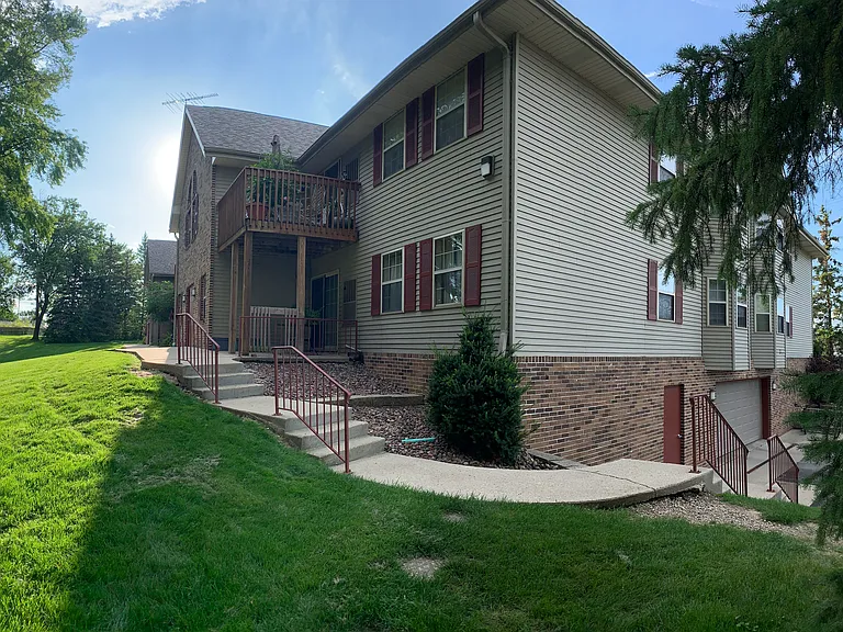 170 W Pioneer Rd #208 — Photo 2