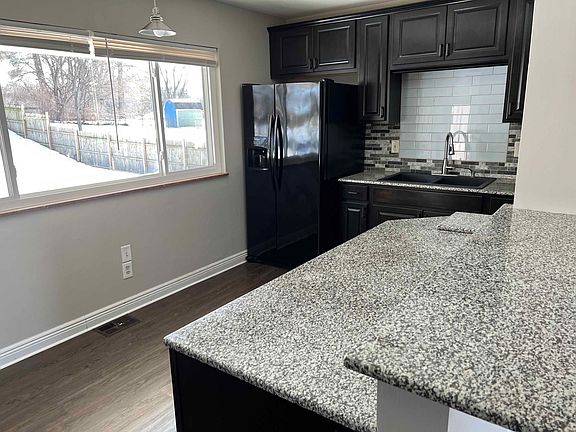 4th image of 8088 Peacock Dr