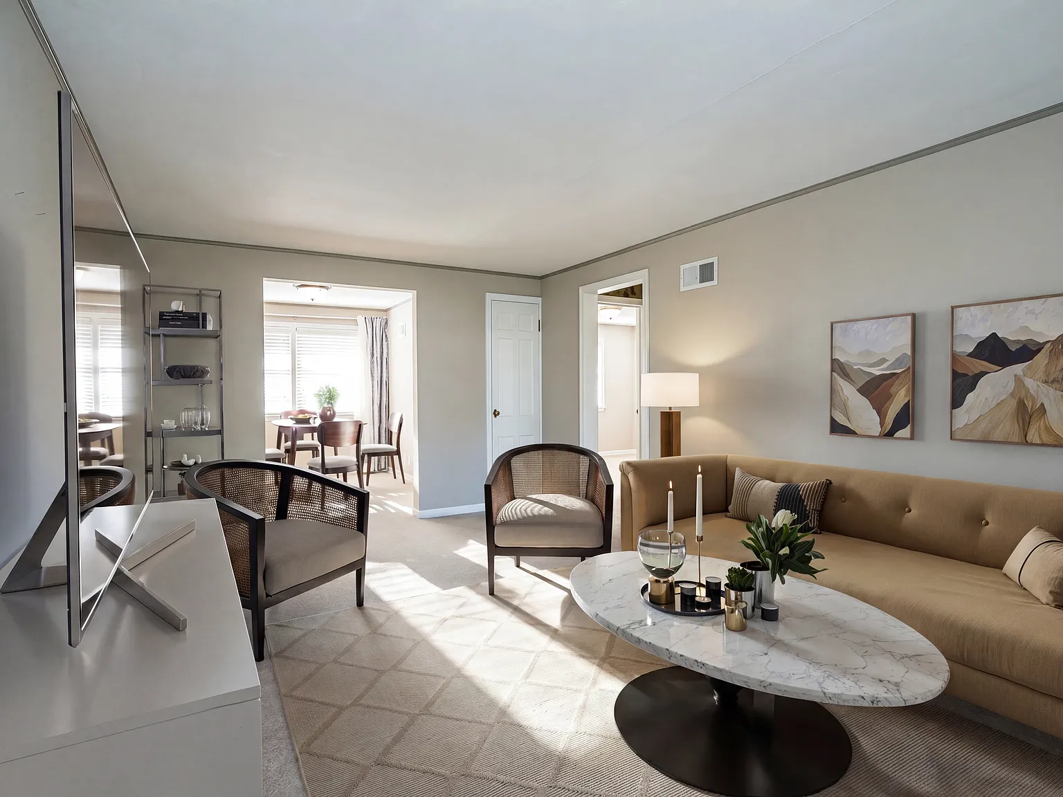 2 bed, 990 sqft, $939 — Photo 4