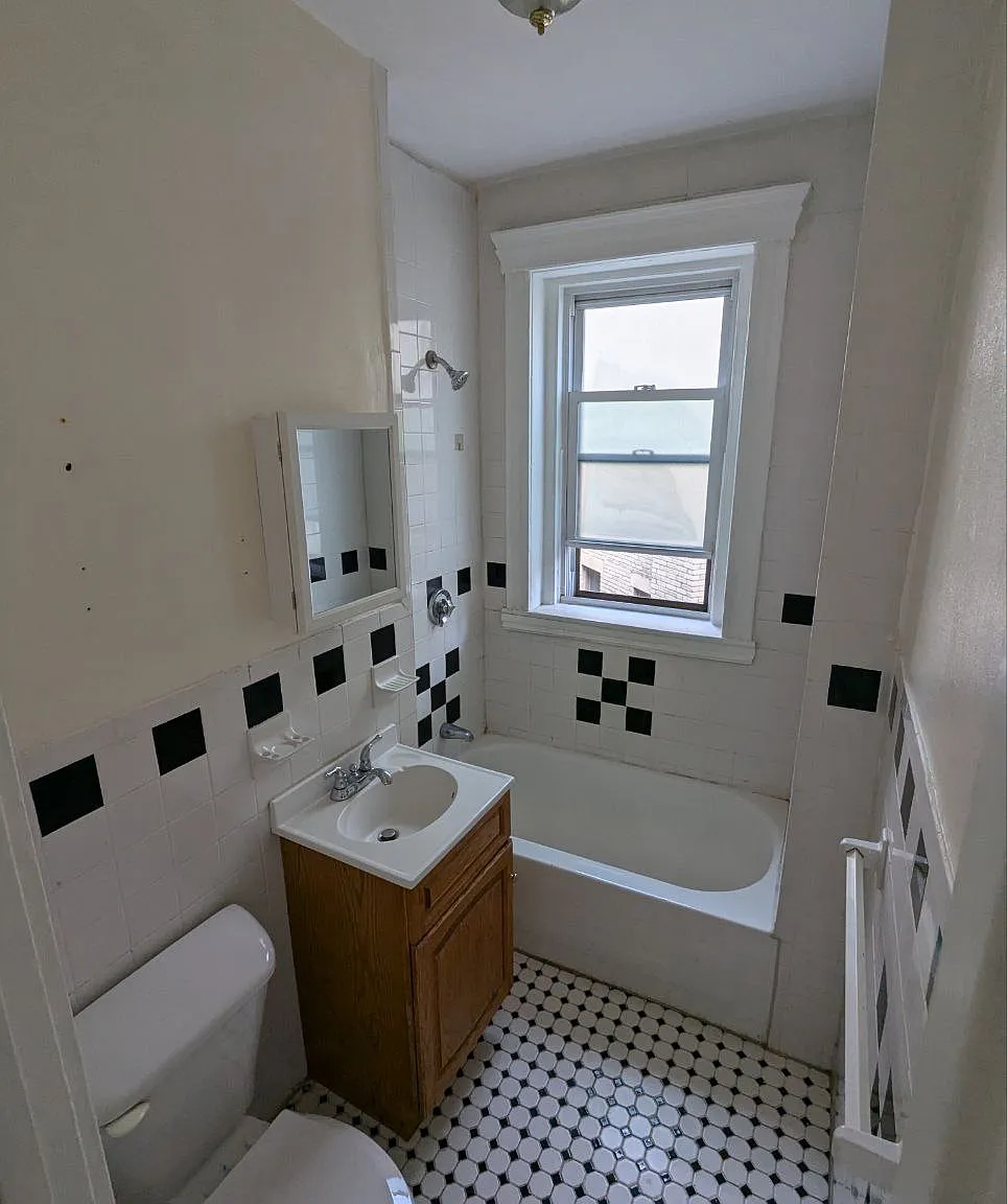 Studio, 450 sqft, $1,900 — Photo 4
