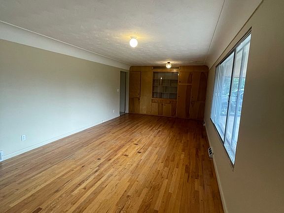 3rd image of 501 1st Ave