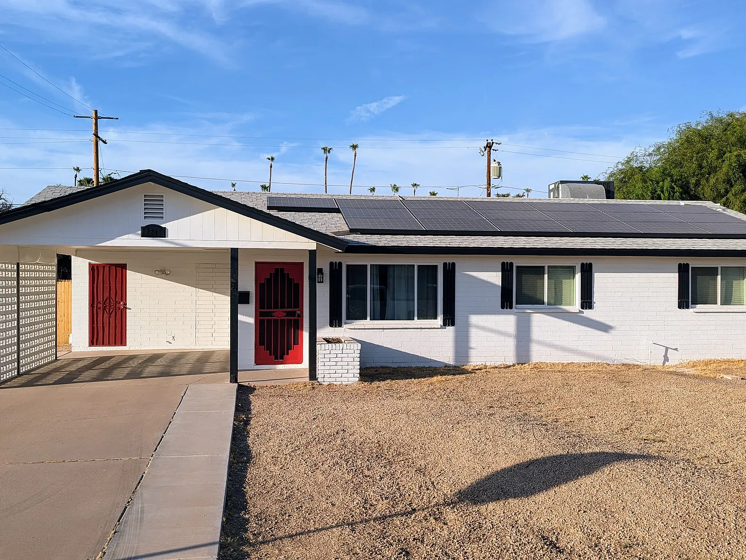 3 bed, 1206 sqft, $2,395 — Photo 1