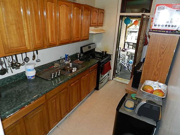 2nd image of 627 48th St Unit 1