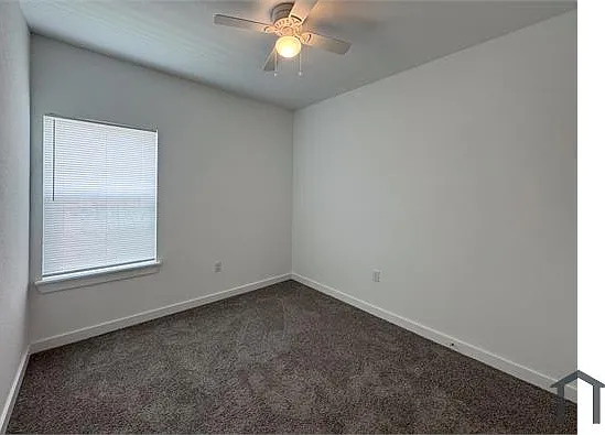 1503 E Southcross Blvd — Photo 18
