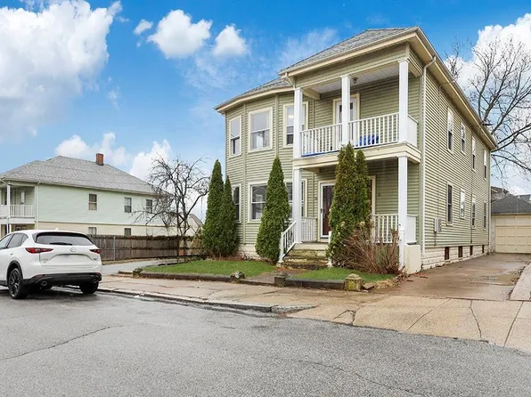 31-33 Primrose St, Pawtucket, RI 02860