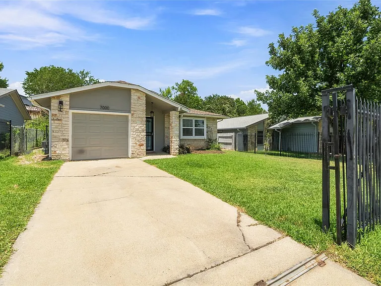 7000 Shannon Dr — Photo 2
