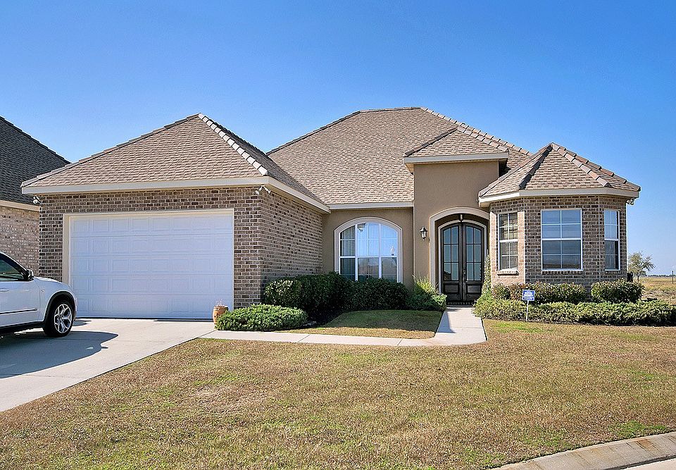 1st image of 797 Lakeshore Village Dr