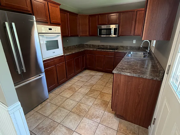 302 Dartmouth Dr — Photo 12