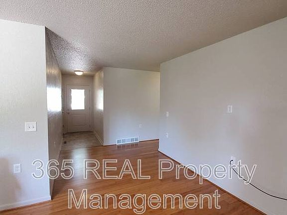 2nd image of 144 43rd Ct