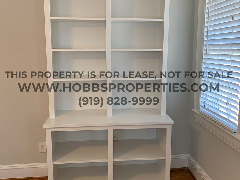 Built-in Shelving unit (living room)