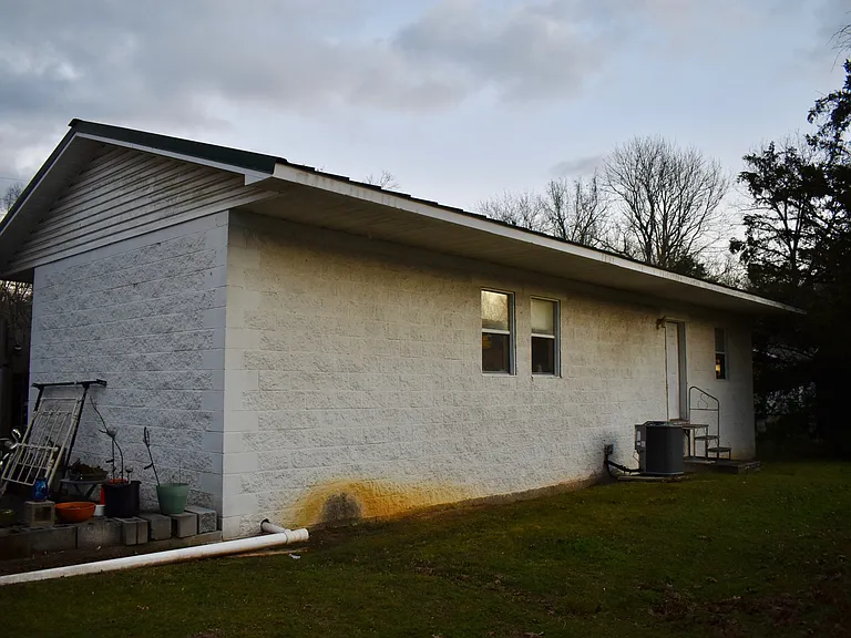 412 James St — Photo 22