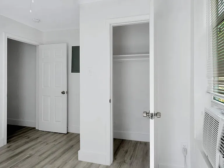 2735 Stuart Dr — Photo 27