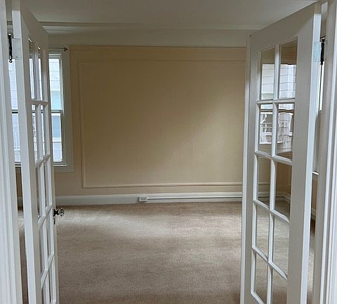 3rd image of 960 Pine St #24