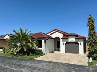 15709 SW 80th Ln, Miami, FL 33193