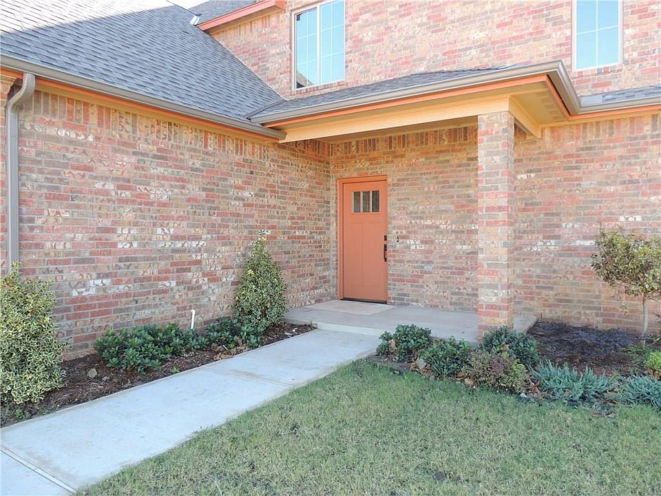 1st image of 11606 NW 121st St