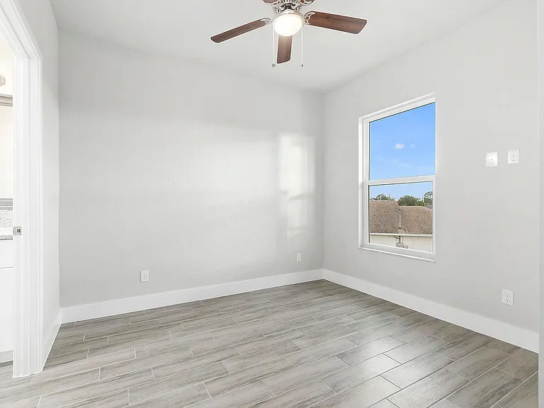 1351 SW Don Ct — Photo 26