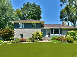 38 Viola Dr, Glen Cove, NY 11542