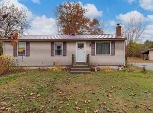 127 Barlen St, Farmington, ME 04938