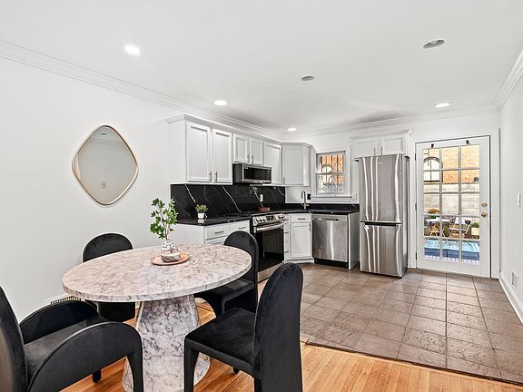 3rd image of 113 Wayne St APT 1