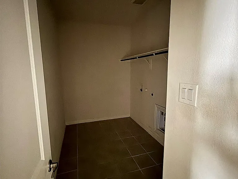 1124 Blue Ridge Pl — Photo 12