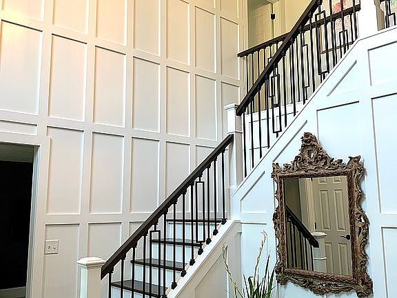3rd image of 2358 Carousel Ct