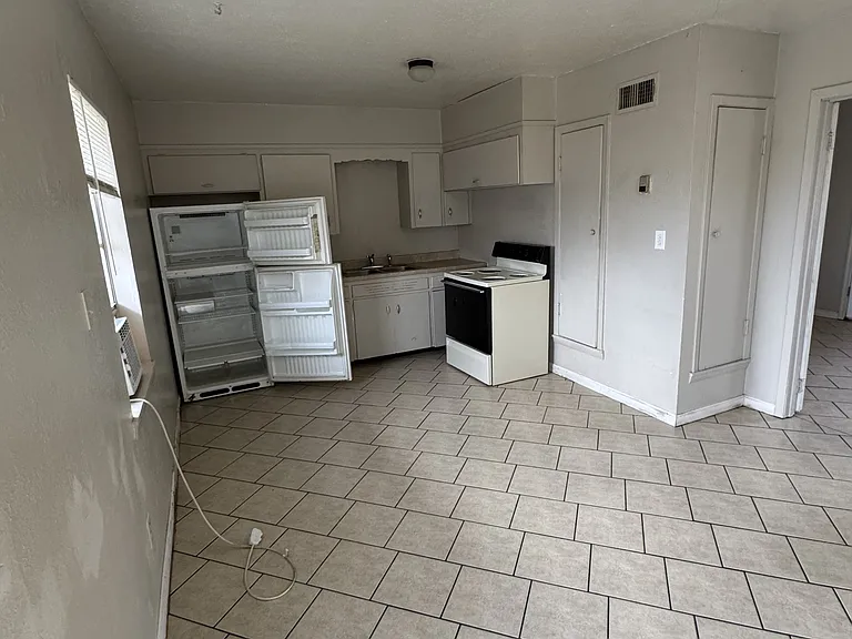 210 Marston Ave #A — Photo 2