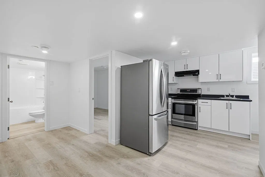 205 Cityscape Gardens NE - legal basement — Photo 1