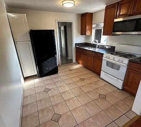 3rd image of 410 S Sierra Madre Blvd #31