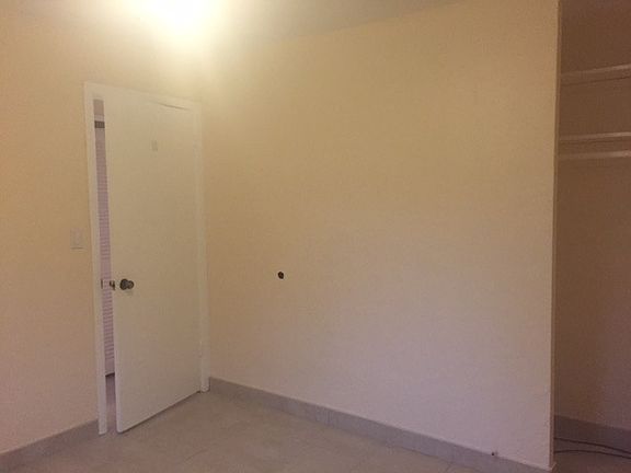 5th image of 1364 NE 25th Ct