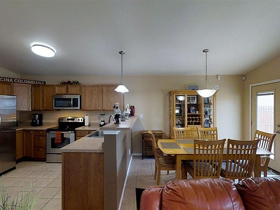 5th image of 1526 Bradley Ct