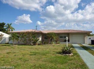 1304 Barnsdale St, Lehigh Acres, FL 33936