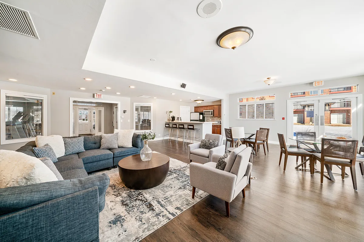 Building Photo - Camden at Bloomingdale Apartments