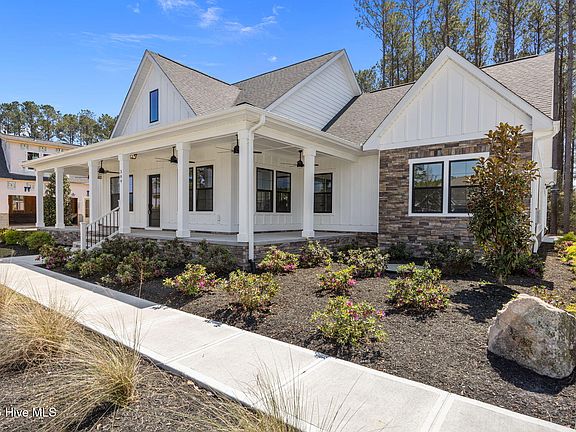 3rd image of 389 Crow Creek Drive NW